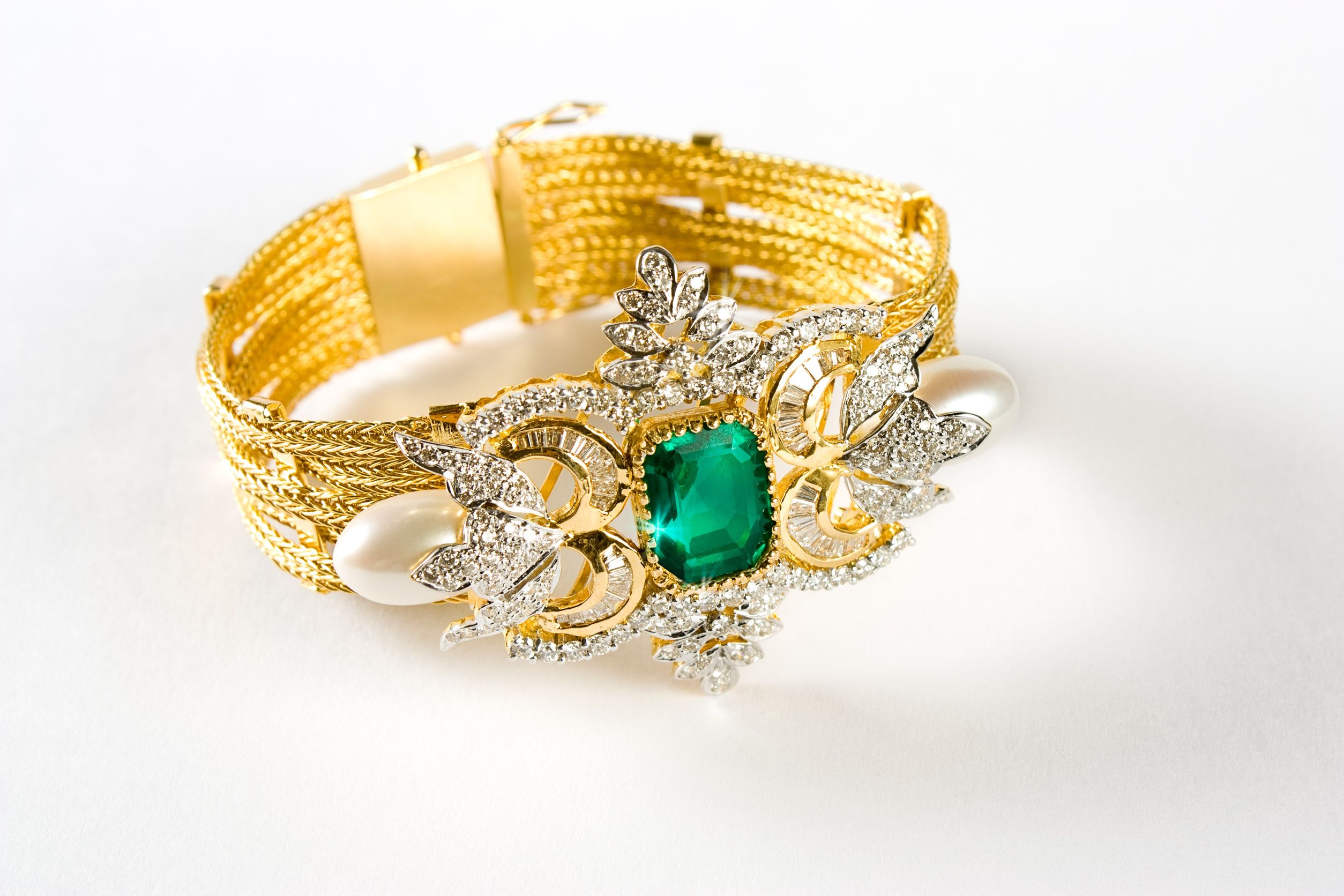 Expert Tips on How to Purchase Gold Jewelry Without Any Hassle